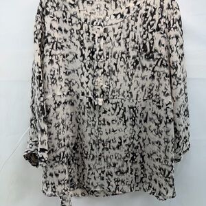 Rose & Olive women’s 3X Abstract leopard Black and Cream Blouse